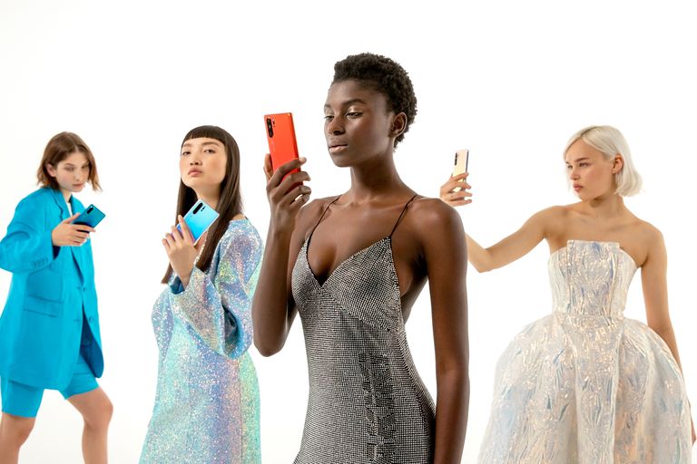 The Huawei P30 Pro, making AI fashion design “Humanly Possible” 
